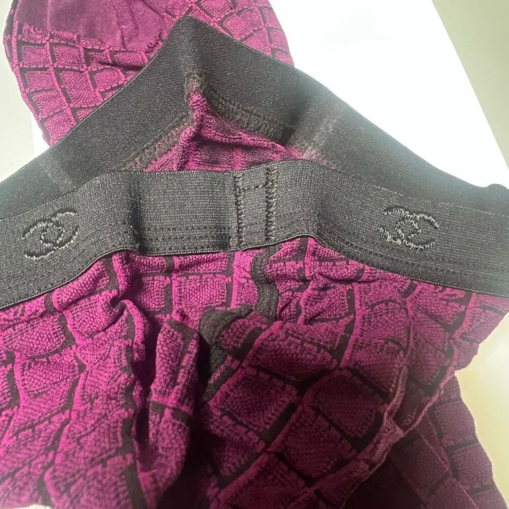 Chanel Jacquard Tights Bordeaux & Black CC Logo Pattern Size 2 New in Package